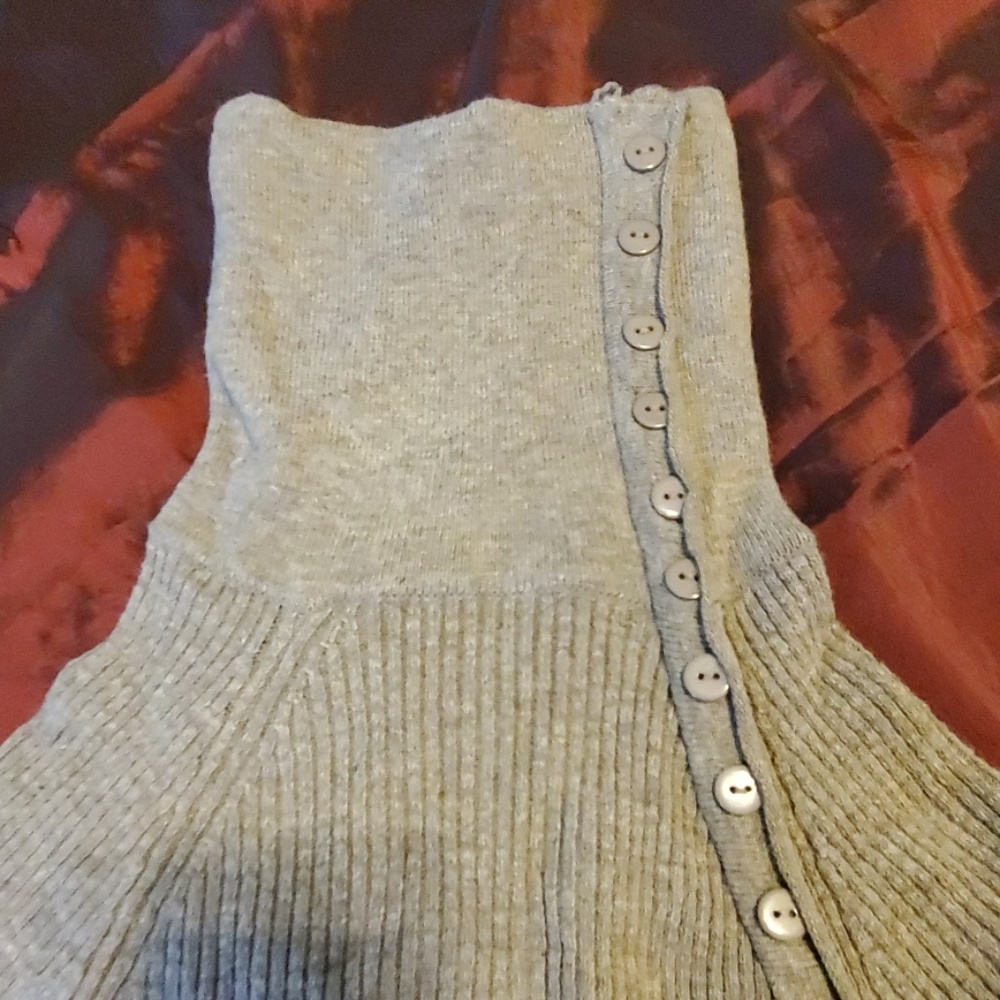 Titleneck Sweater - Picture 4 of 4